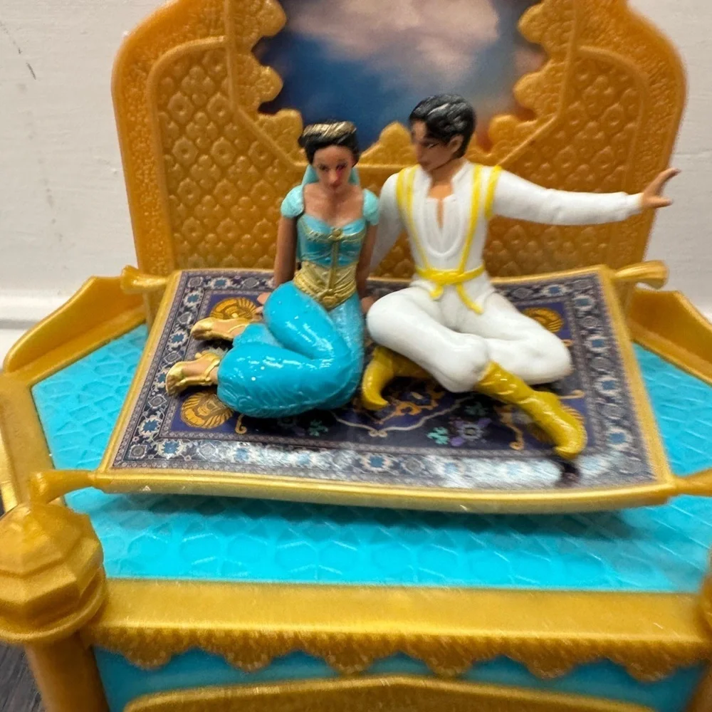 Disney Aladdin and Jasmine Musical Jewelry Box - Gold and Blue Kids Girls